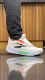 کتونی مردانه بروکس مدل GHOST