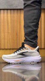 کتونی مردانه بروکس مدل GHOST