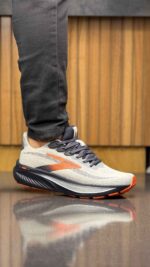 کتونی مردانه بروکس مدل GHOST