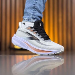 کتونی مردانه بروکس مدل GHOST 679