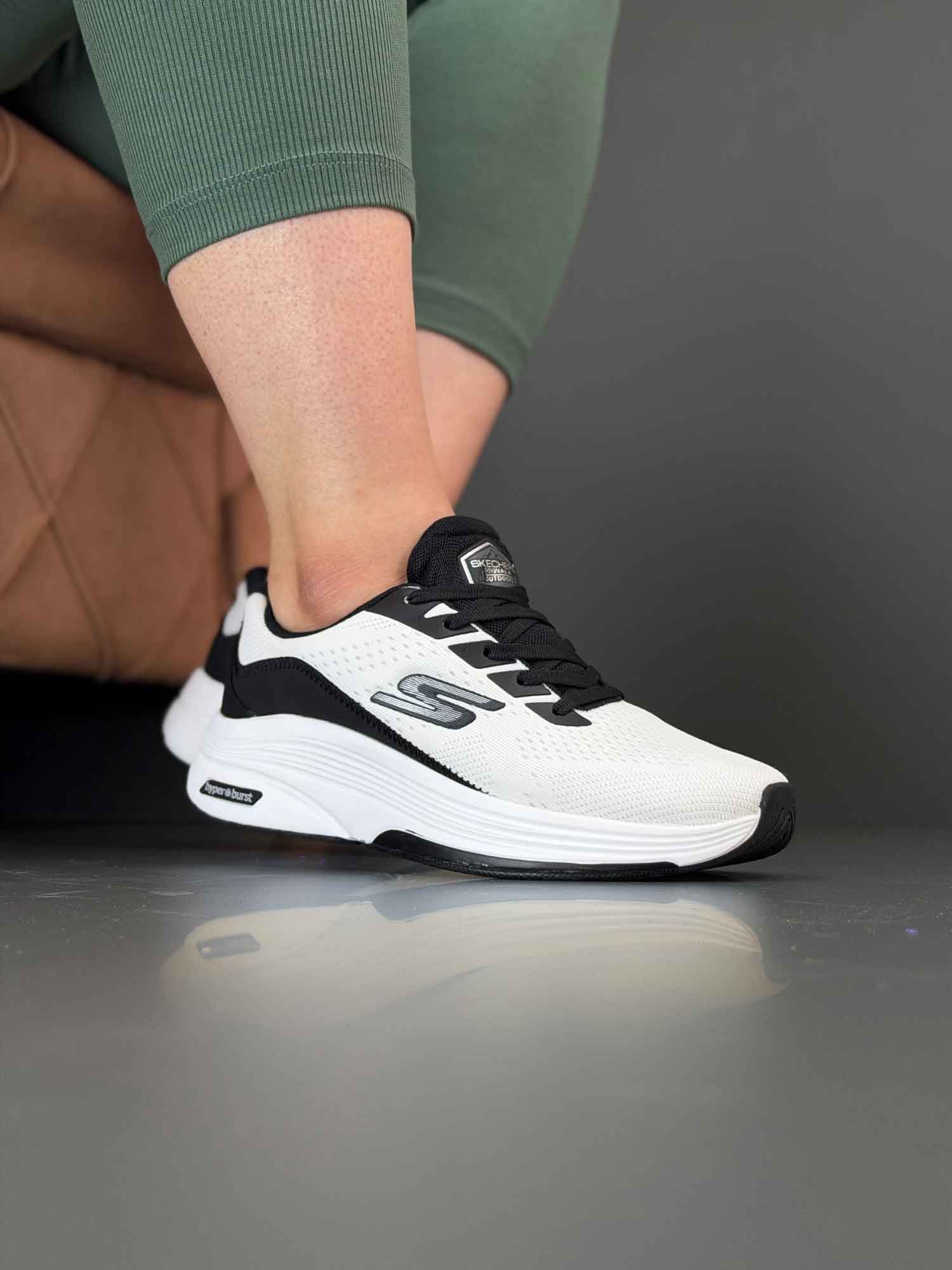 کتونی اسکیچرز زنانه گواک Gowalk