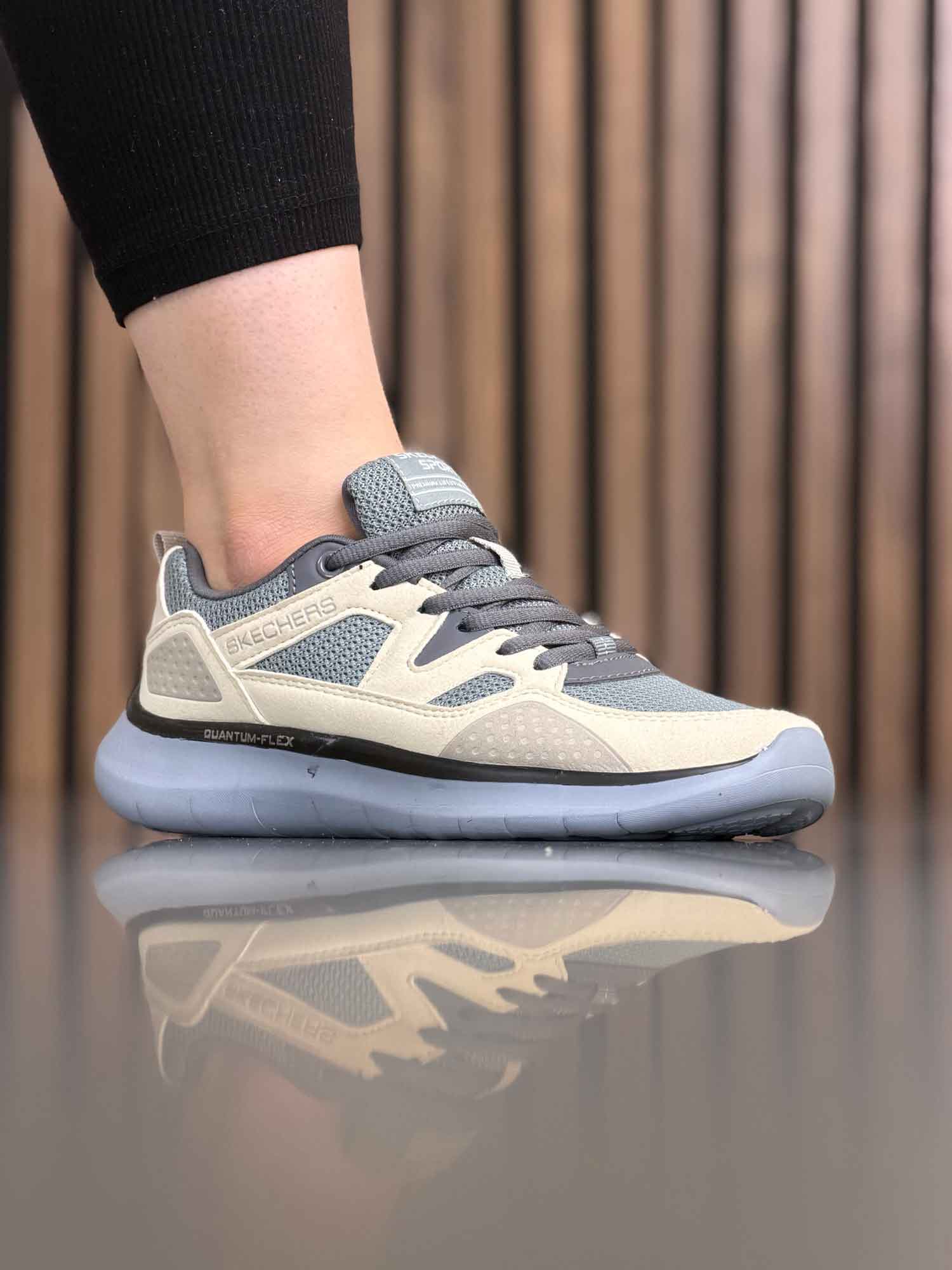 کتونی زنانه اسکیچرز کوانتوم فلکس