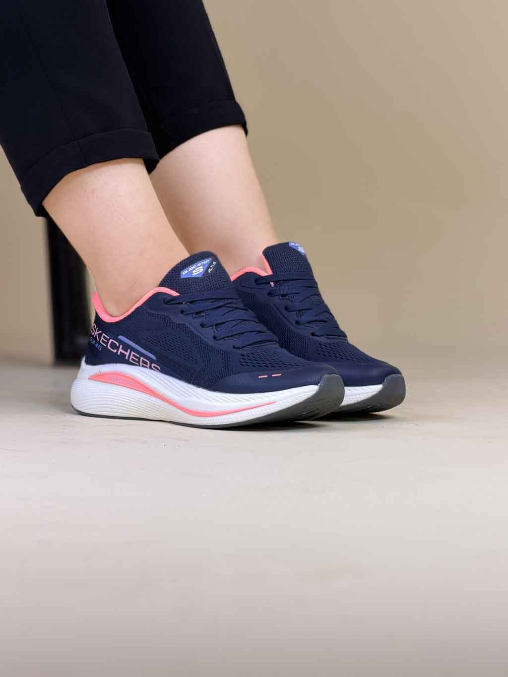کفش اسکچرز مدل مکس کوشینگ( Max Cushioning)